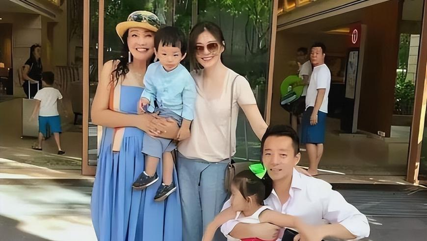 巴扎黑开业到场网红,澳门彩三肖三码三肖亮点,权威独家讨论与热门话题_iosV1.18